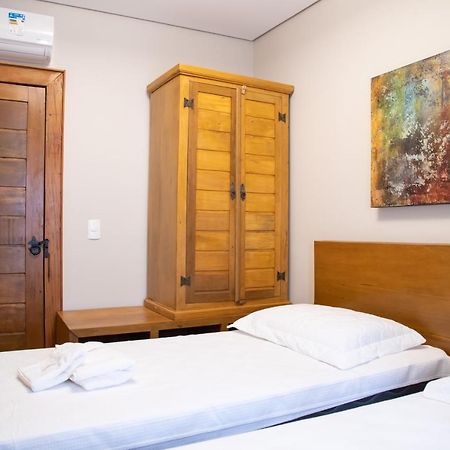 Espaco 250 - Apto Mobiliado, 3 Quartos, Sendo Uma Suite, Banheiro Social, Cozinha Completa, Sala De Estar, Ar Condicionado, Tv E Internet Tiradentes Luaran gambar