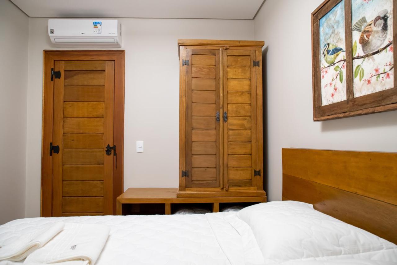 Espaco 250 - Apto Mobiliado, 3 Quartos, Sendo Uma Suite, Banheiro Social, Cozinha Completa, Sala De Estar, Ar Condicionado, Tv E Internet Tiradentes Luaran gambar