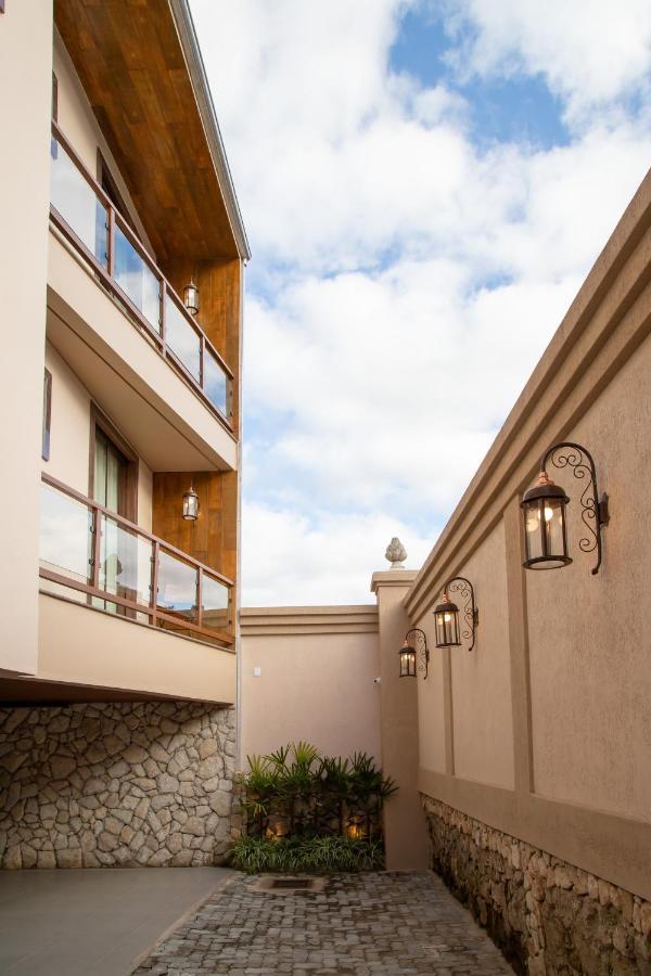 Espaco 250 - Apto Mobiliado, 3 Quartos, Sendo Uma Suite, Banheiro Social, Cozinha Completa, Sala De Estar, Ar Condicionado, Tv E Internet Tiradentes Luaran gambar
